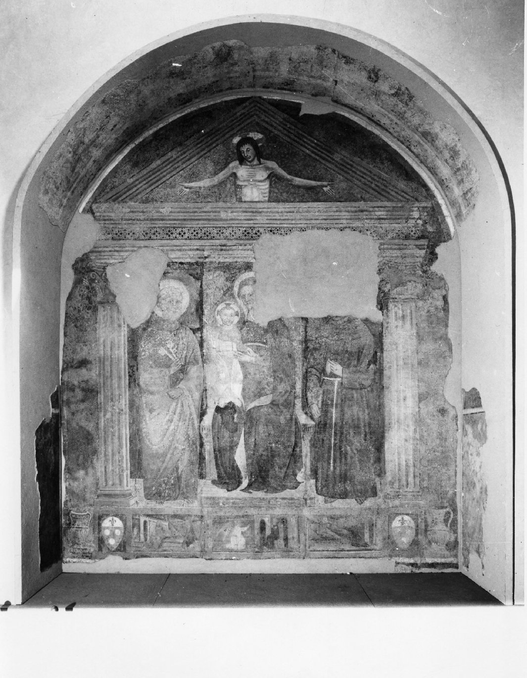 Madonna con Bambino tra San Pietro e San Francesco (dipinto) di Badaloni Paolo di Stefano detto Paolo Schiavo (prima metà sec. XV)