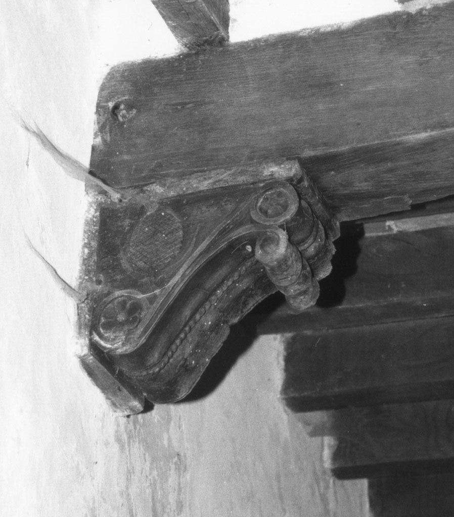 mensola - a voluta, coppia - bottega toscana (secc. XV/ XVI)