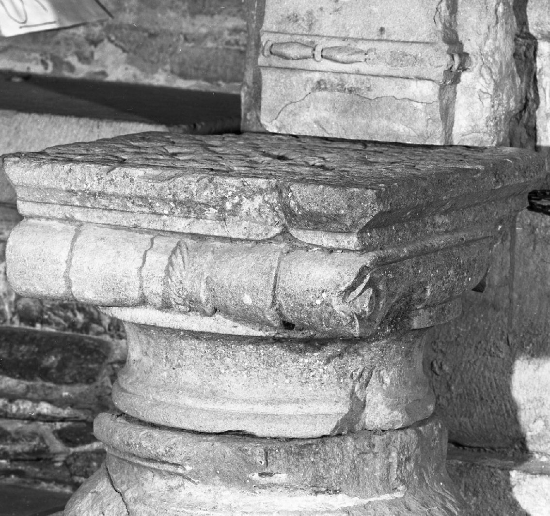 capitello ionico - bottega toscana (primo quarto sec. XV)
