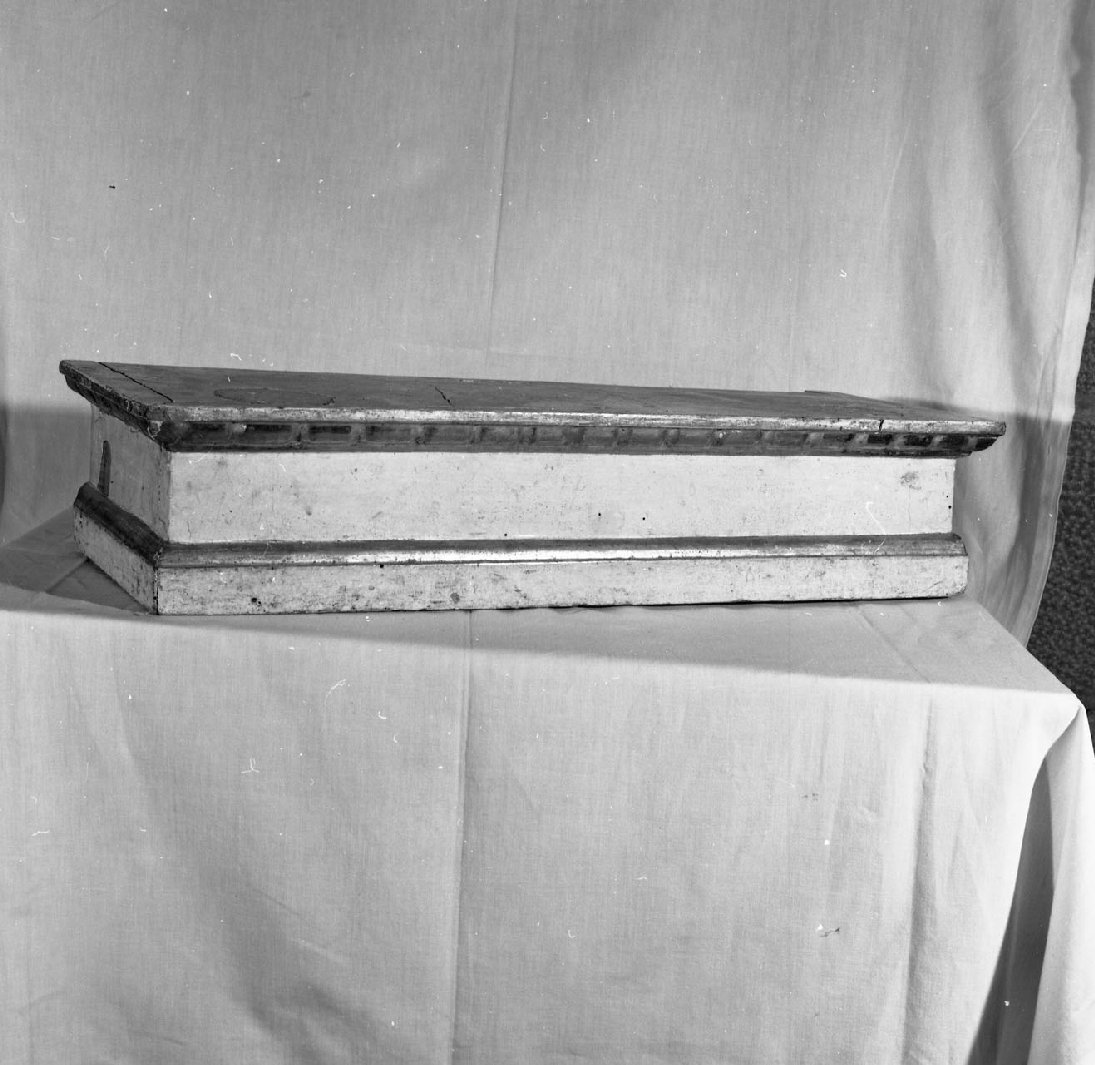 base - bottega toscana (metà sec. XVIII)