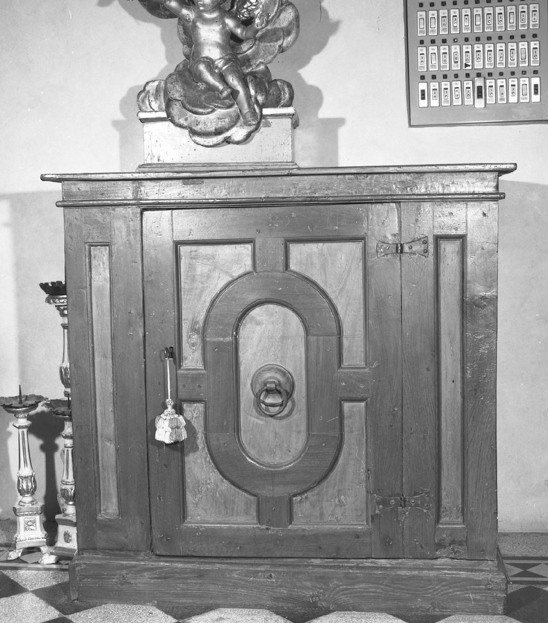 mobile da sacrestia - bottega toscana (seconda metà sec. XVIII)