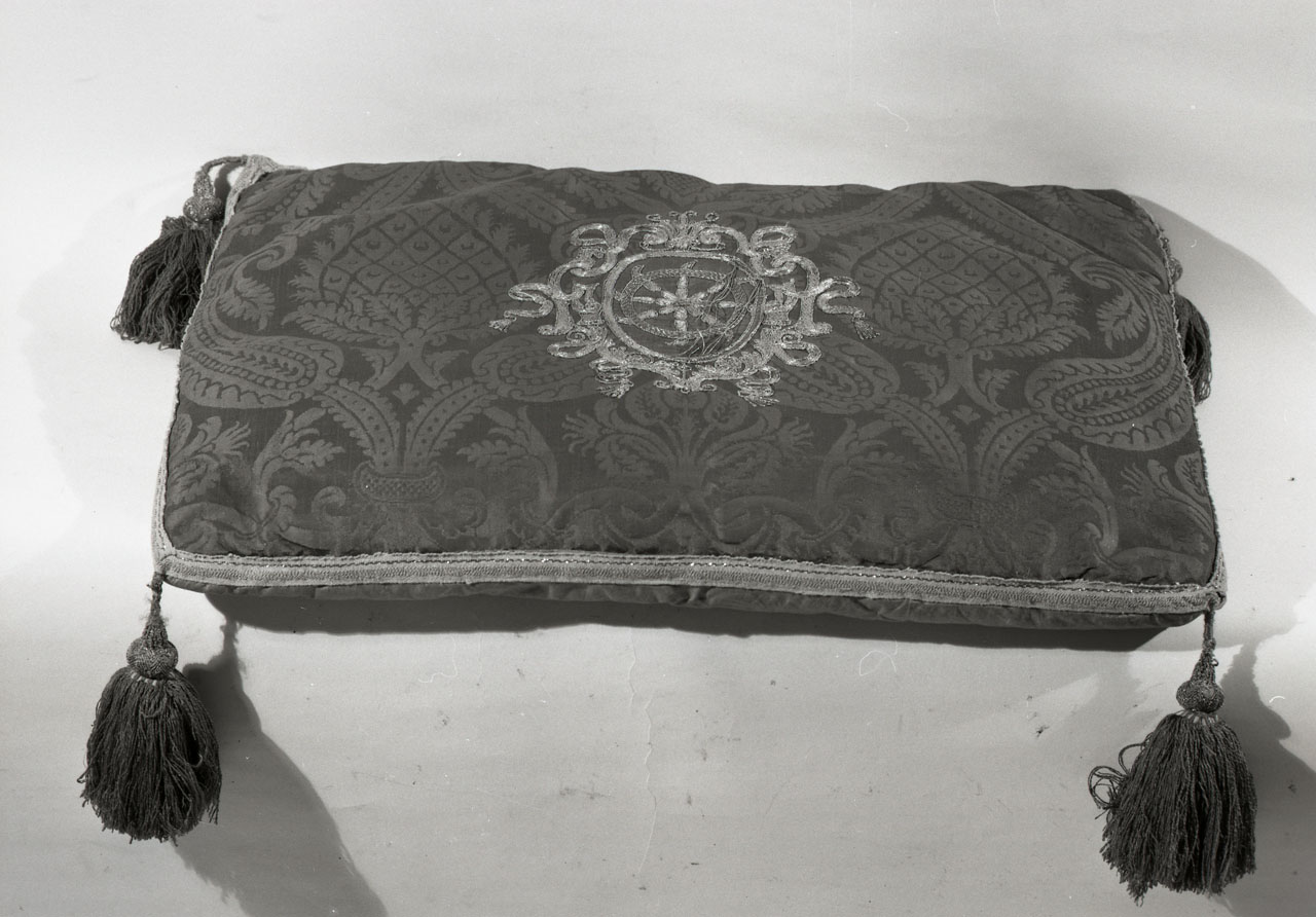 cuscino - manifattura fiorentina (fine/inizio secc. XVII/ XVIII)