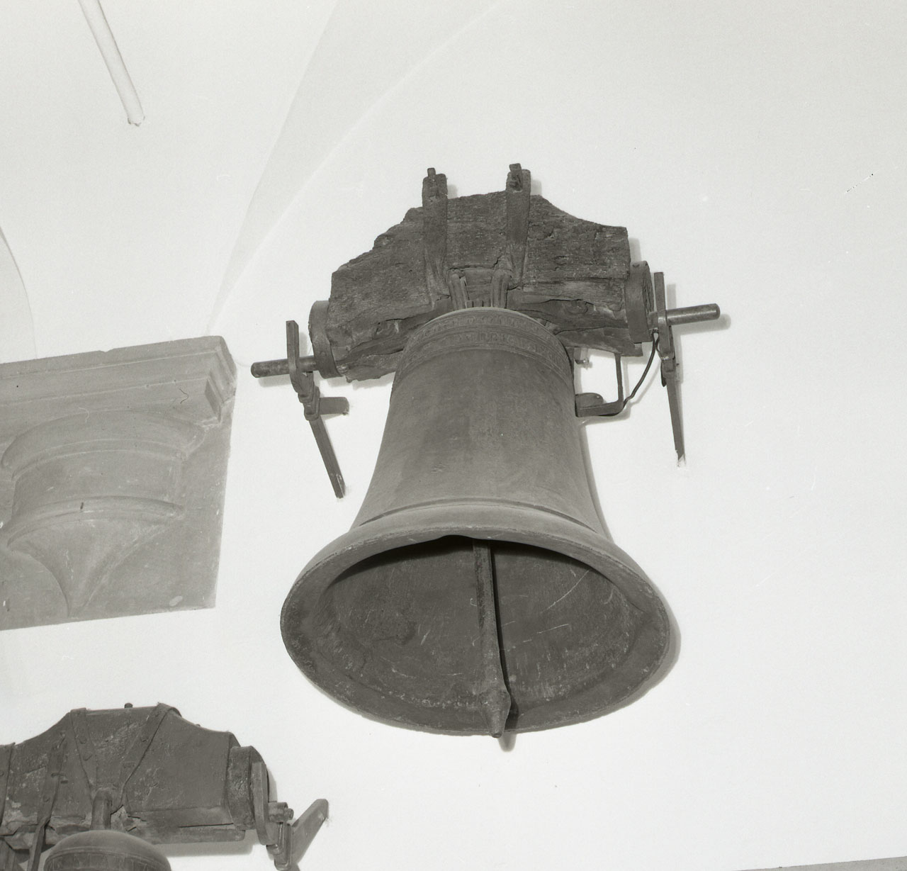 campana - bottega toscana (fine/inizio secc. XVII/ XVIII)