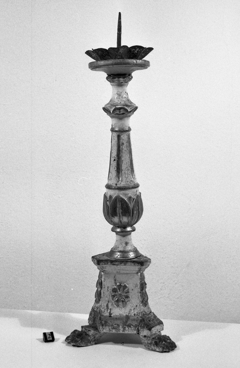 candeliere d'altare, serie - bottega toscana (ultimo quarto sec. XVIII)