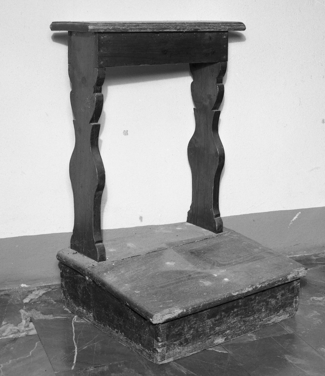 inginocchiatoio - bottega toscana (primo quarto sec. XIX)