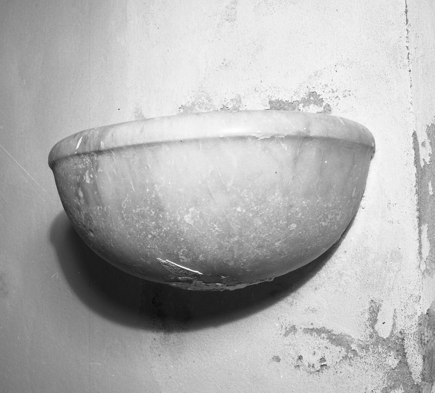 acquasantiera da parete - bottega toscana (fine sec. XVIII)