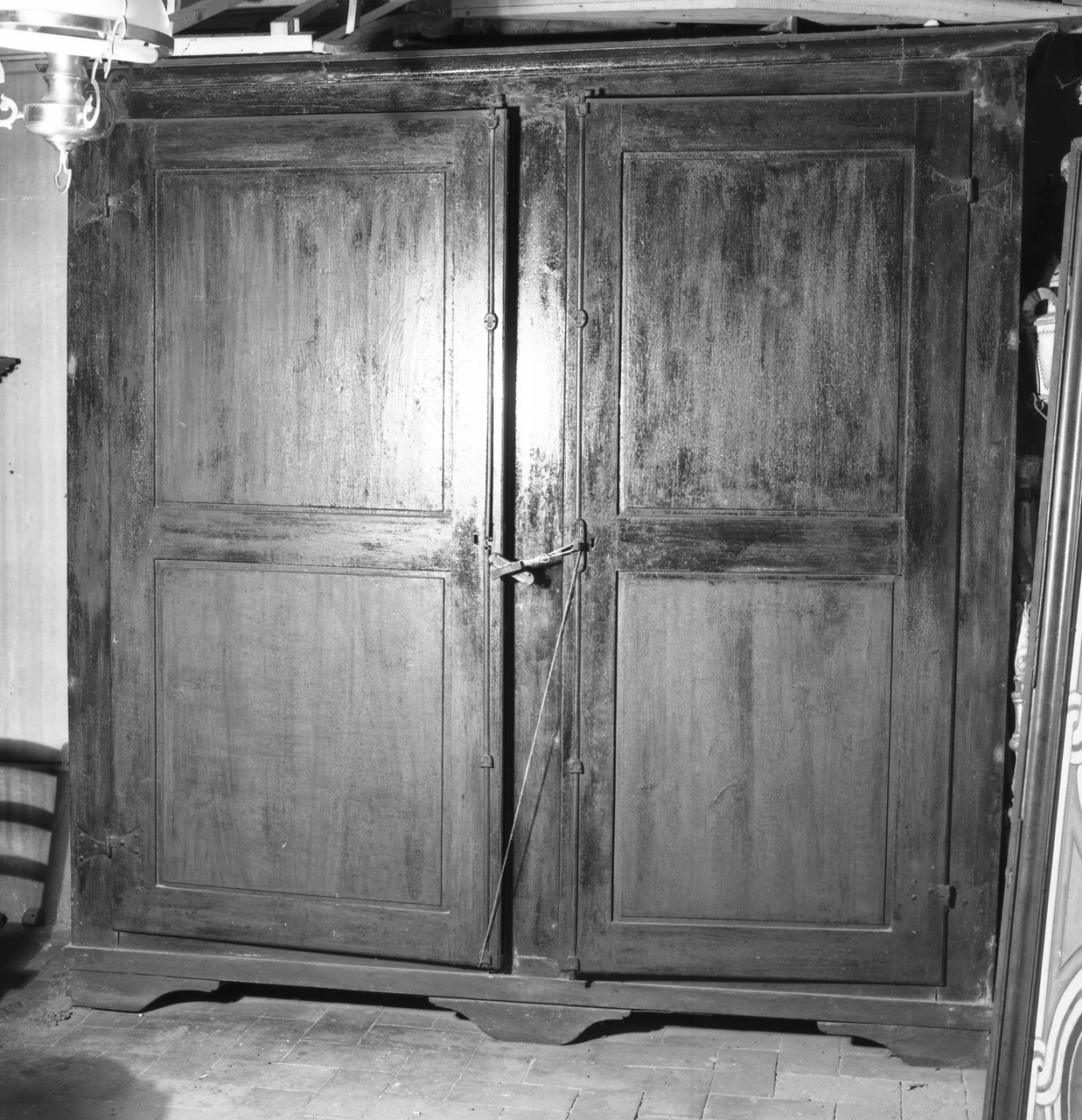 armadio per vasi sacri - bottega toscana (inizio sec. XIX)