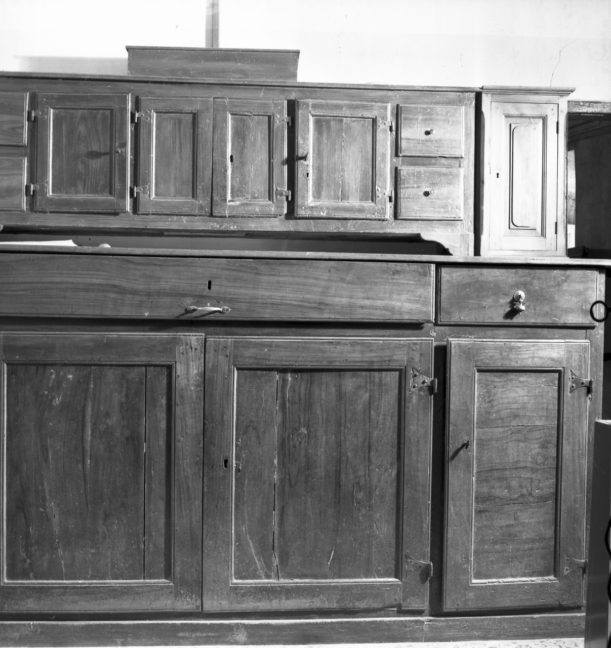 armadio da sacrestia - bottega toscana (fine sec. XVIII)