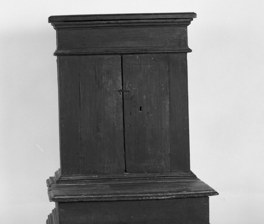 inginocchiatoio, opera isolata - produzione toscana (seconda metà sec. XVI)