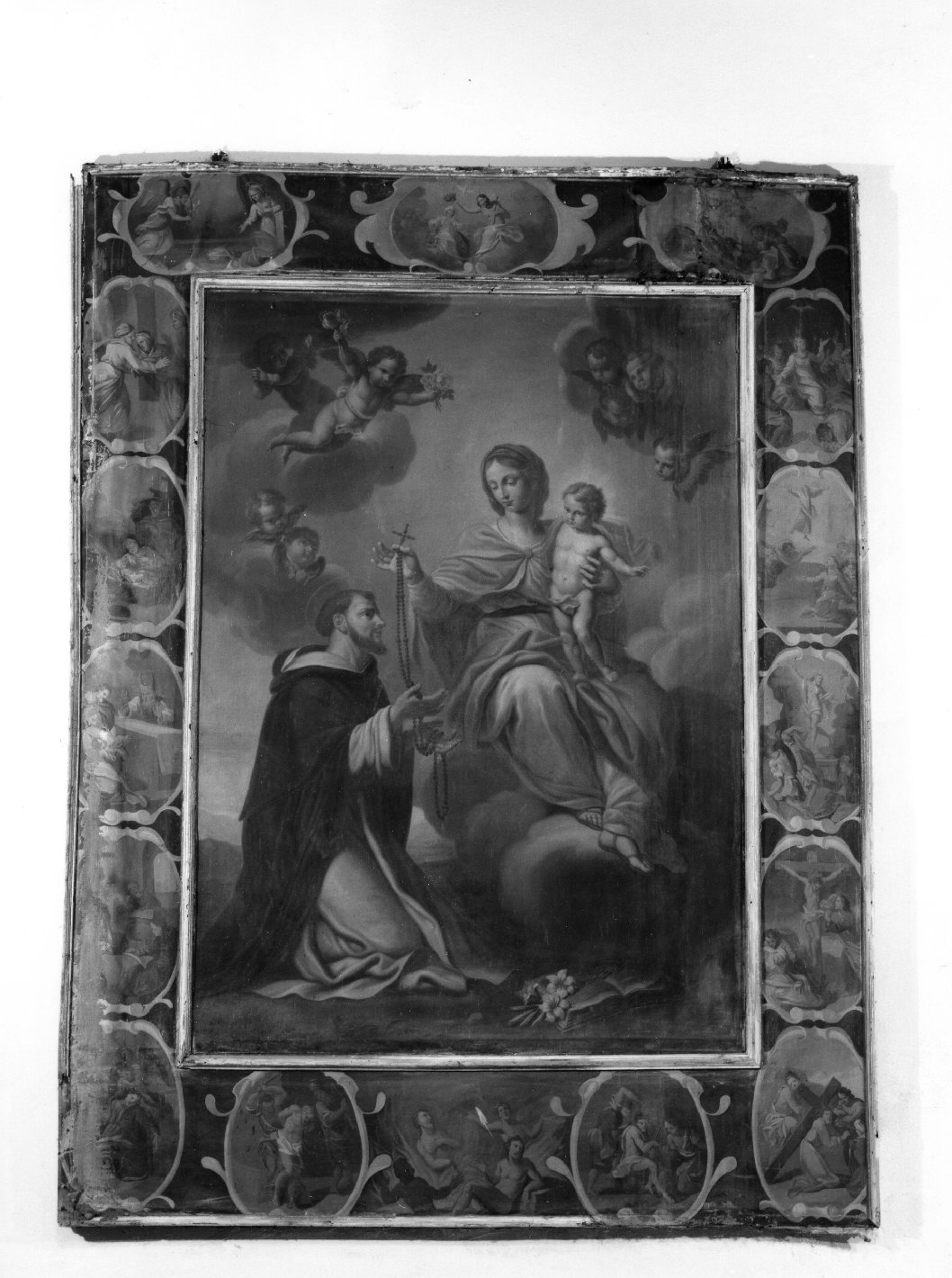 Madonna del Rosario con San Domenico (dipinto) di Santini Bernardino (secondo quarto sec. XVII)