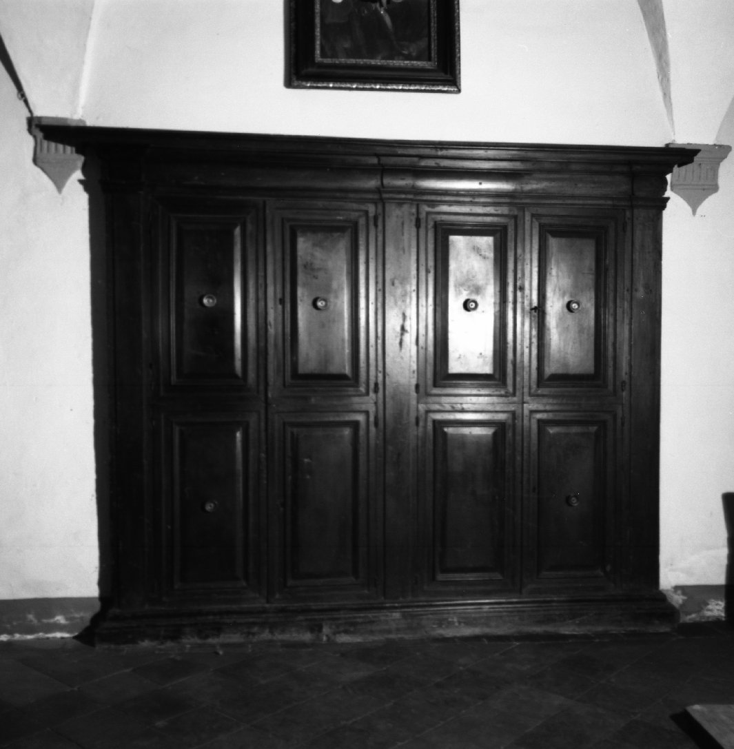 armadio da sacrestia - bottega toscana (fine/inizio secc. XVII/ XVIII)