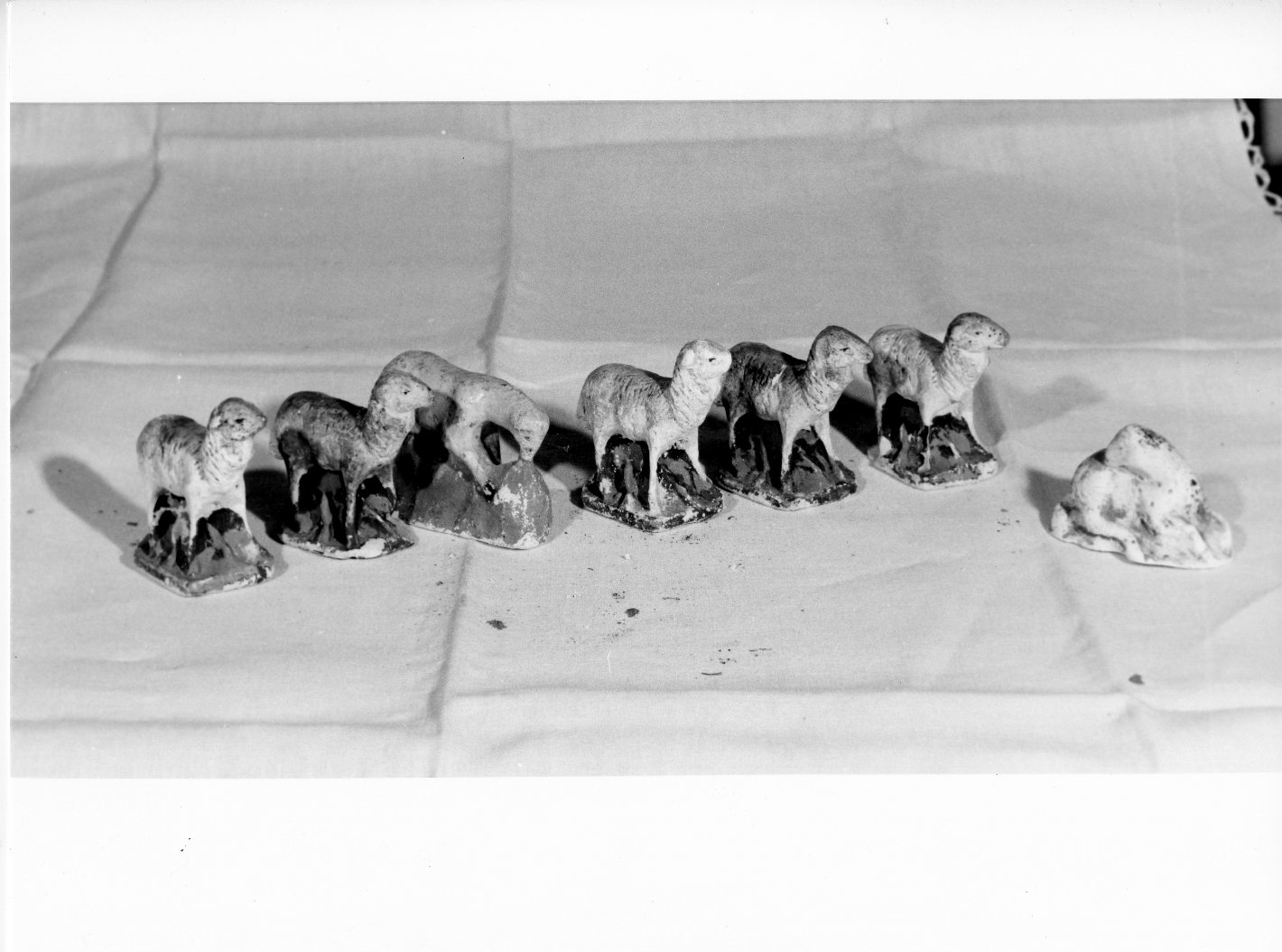 pecora (statuetta di presepio, serie) - bottega toscana (primo quarto sec. XX)