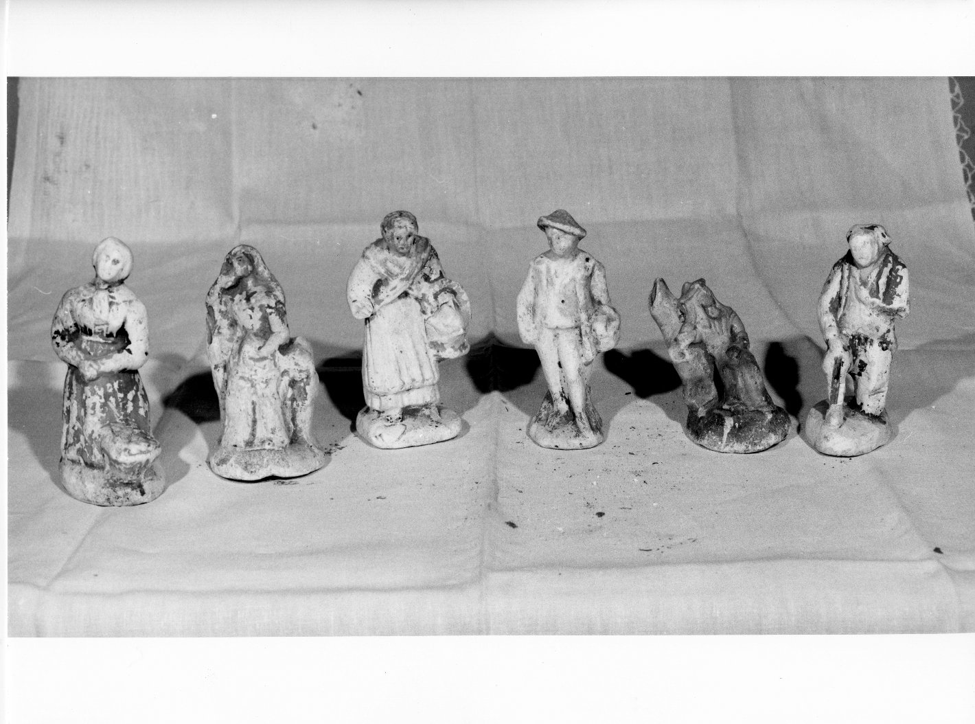 figure umane (gruppo presepiale, elemento d'insieme) - bottega toscana (primo quarto sec. XX)