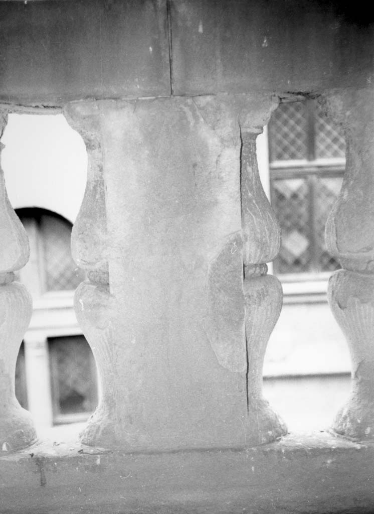 pilastrino, serie - bottega aretina (sec. XVI)