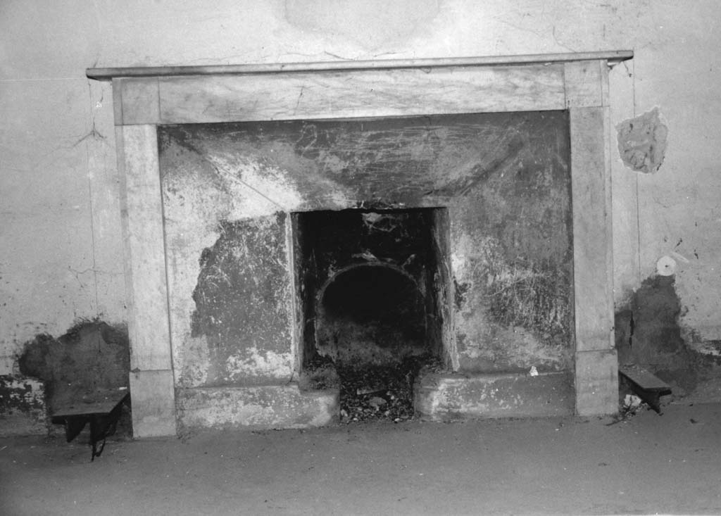 caminetto - bottega aretina (sec. XIX)