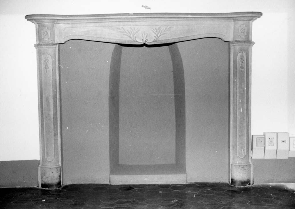 caminetto - bottega aretina (sec. XVIII)