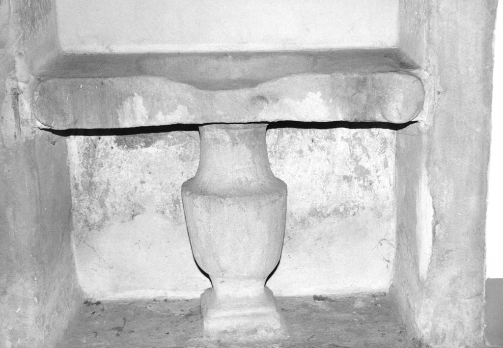lavabo di Parigi Alfonso I, Bertacchi Sano (sec. XVI)