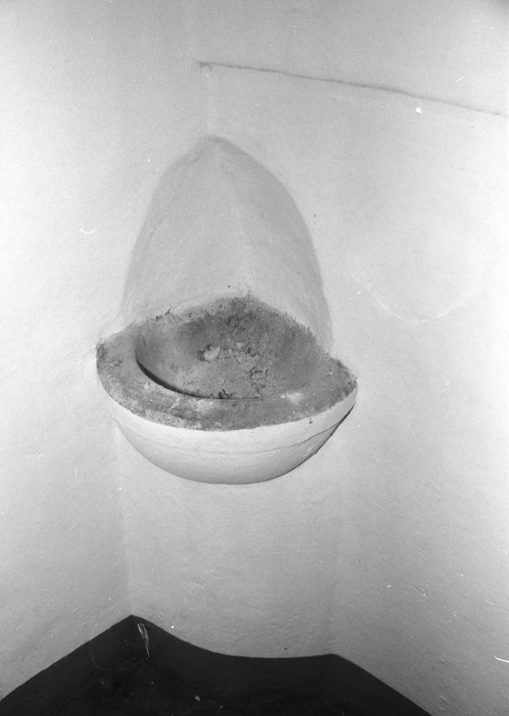 lavabo - bottega toscana (sec. XVI)