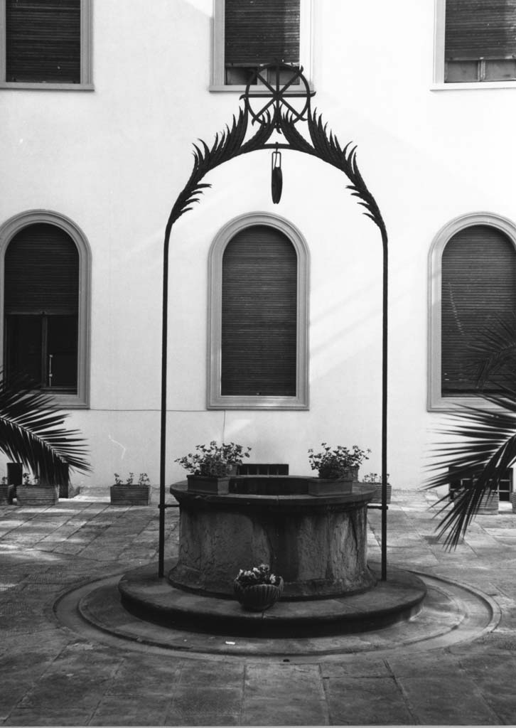 pozzo - bottega aretina (metà sec. XX)