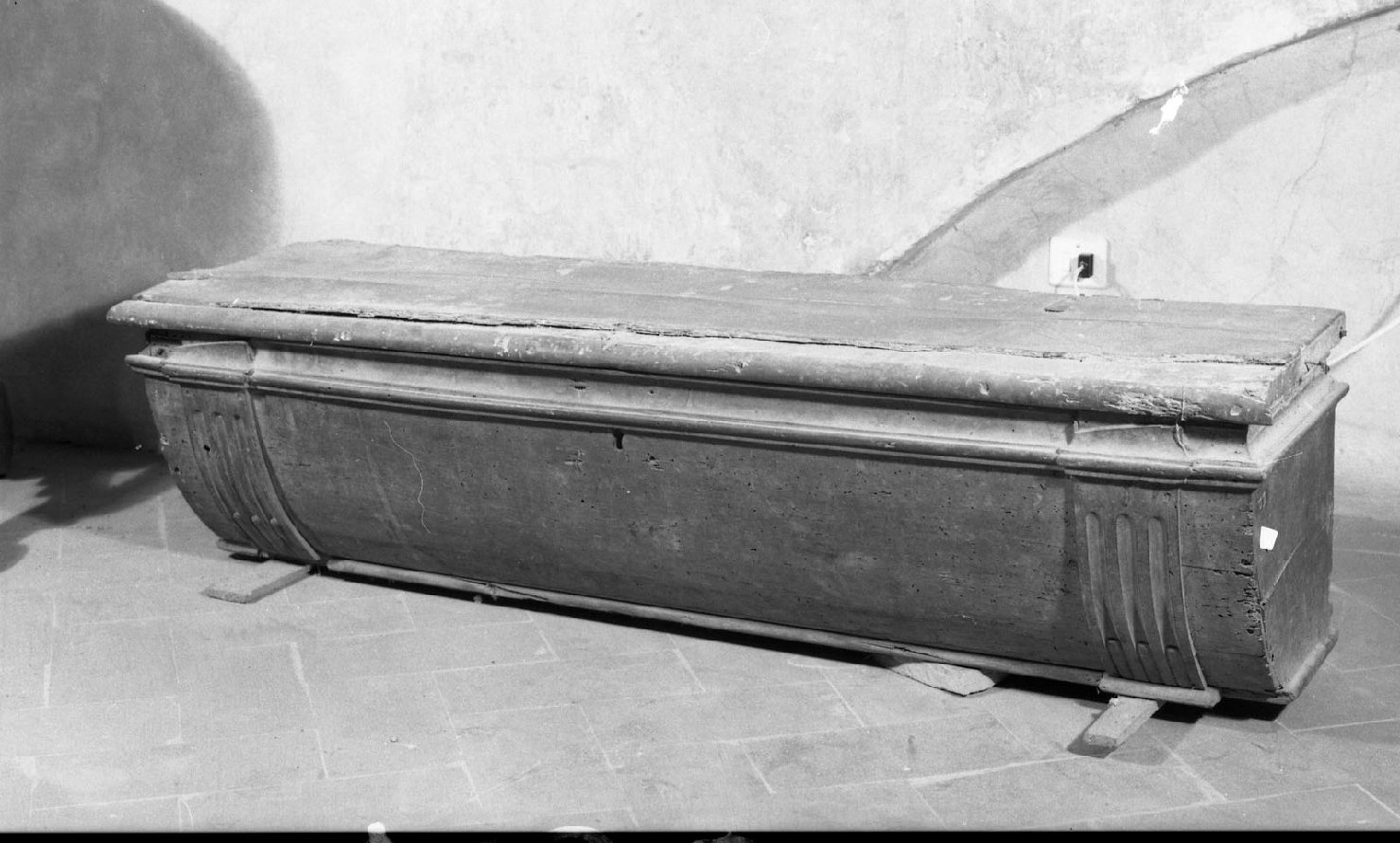 cassapanca - manifattura fiorentina (prima metà sec. XVI)