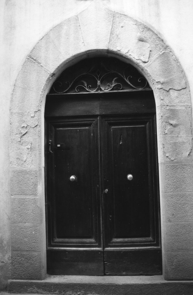 portale - ad arco - bottega aretina (sec. XIX)