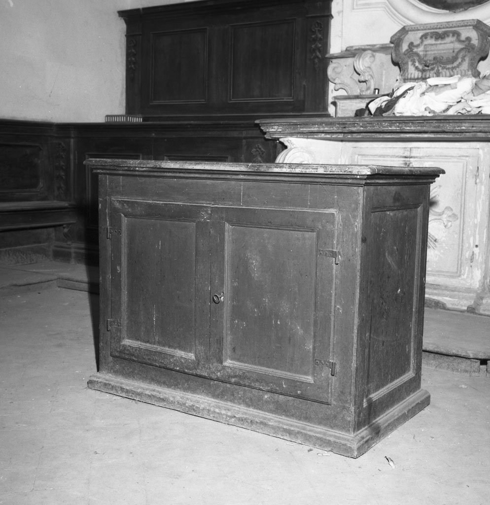 armadio da sacrestia - bottega toscana (prima metà sec. XX)