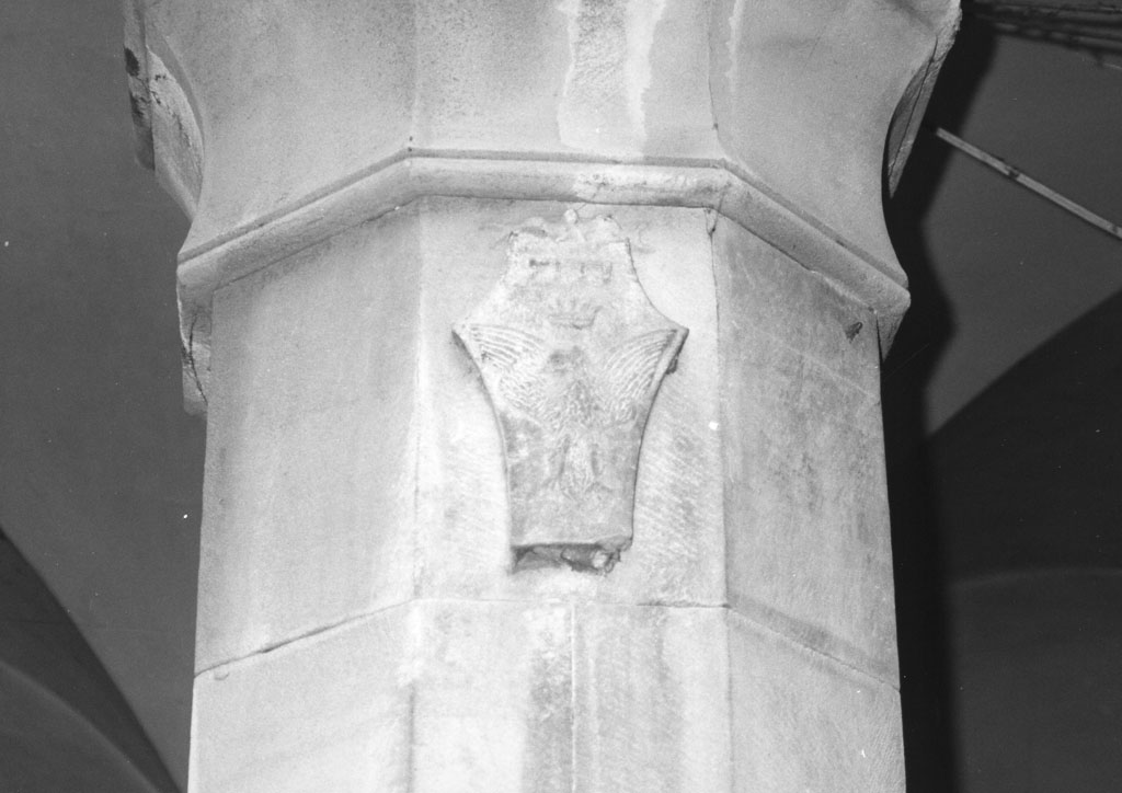 stemma (scultura) - bottega toscana (prima metà sec. XX)