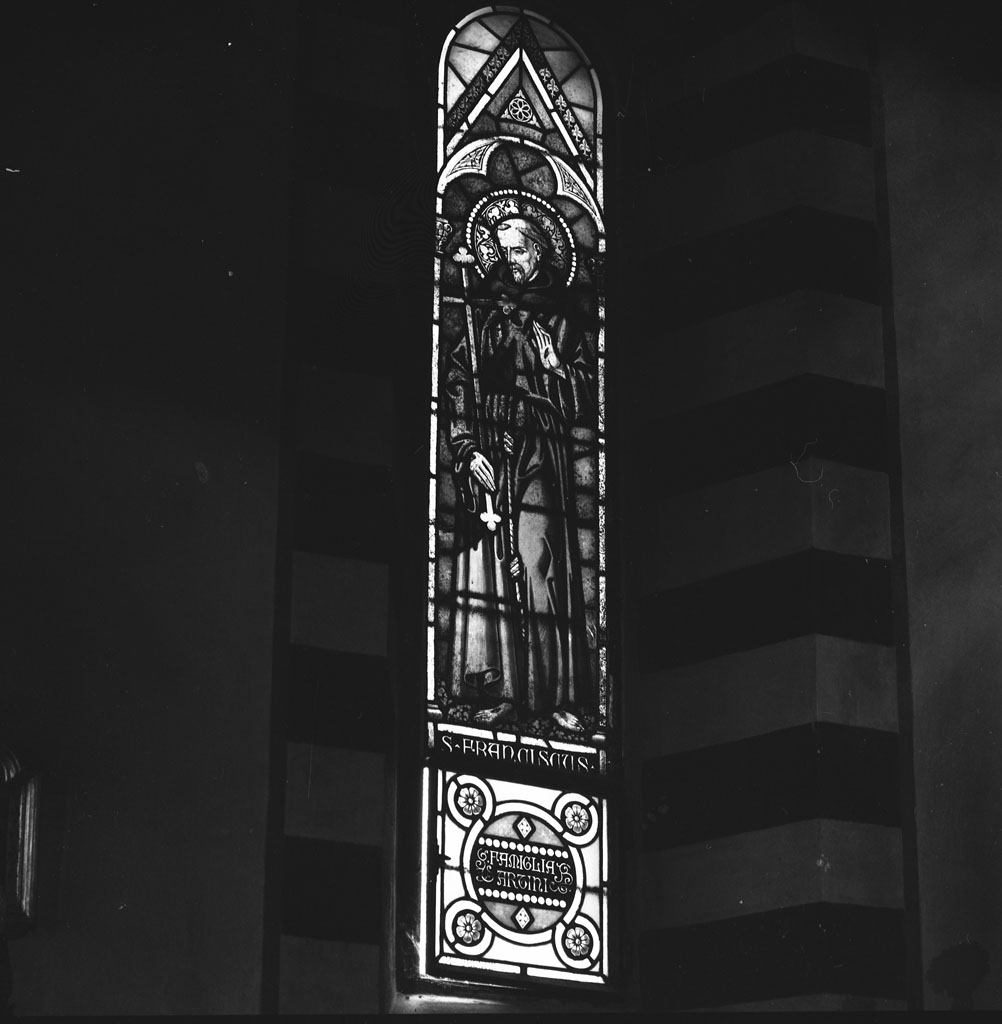 San Francesco d'Assisi (vetrata) di Quentin, Barbieri (sec. XX)