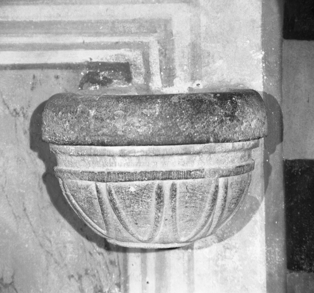 acquasantiera - bottega toscana (sec. XV)