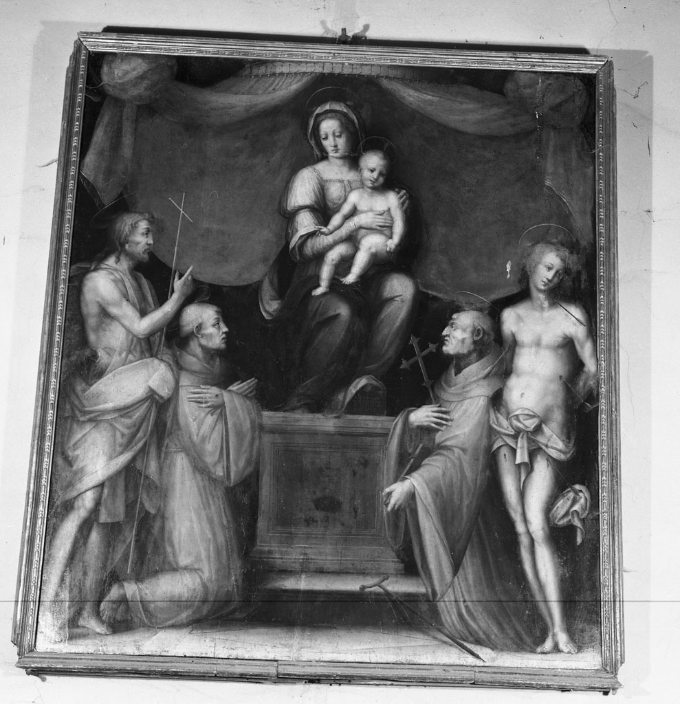 Madonna con Bambino in trono tra santi (dipinto) di Solosmeo Antonio (sec. XVI)