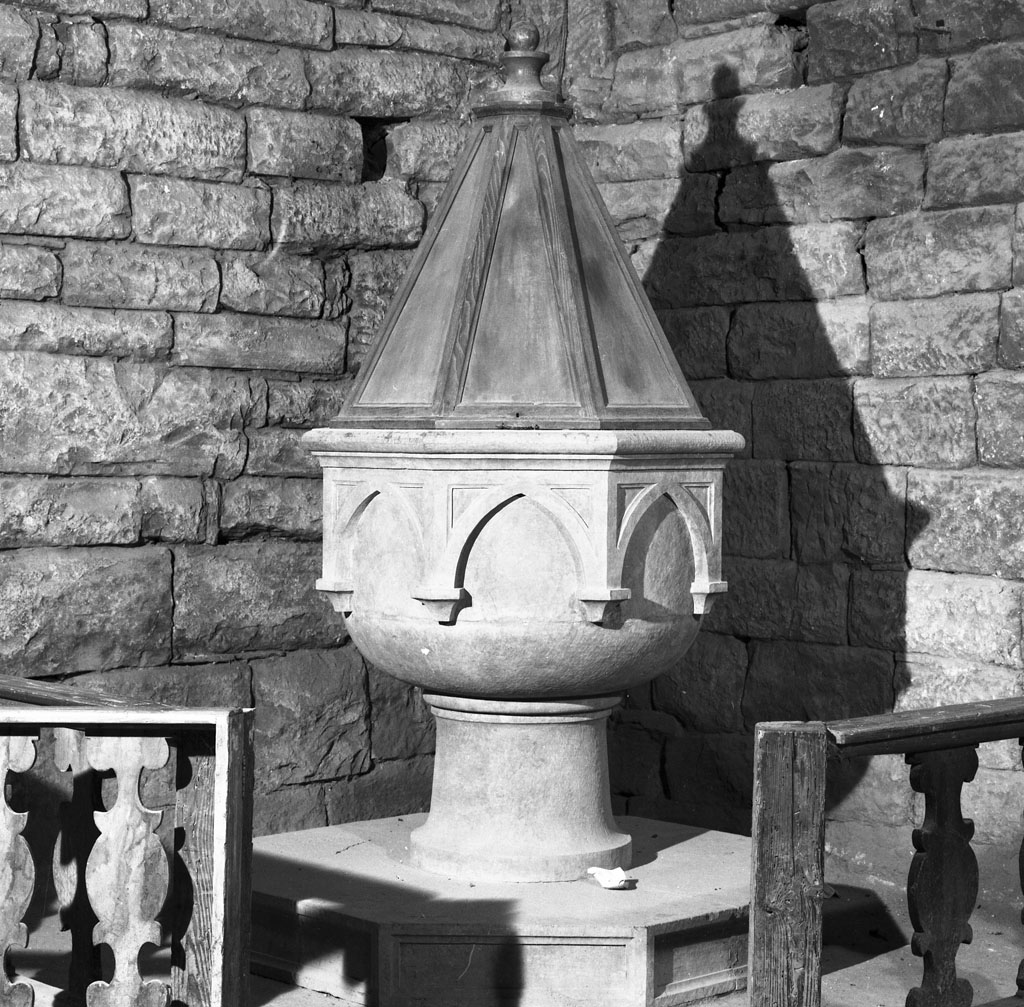 fonte battesimale - a fusto - bottega italiana (prima metà sec. XX)