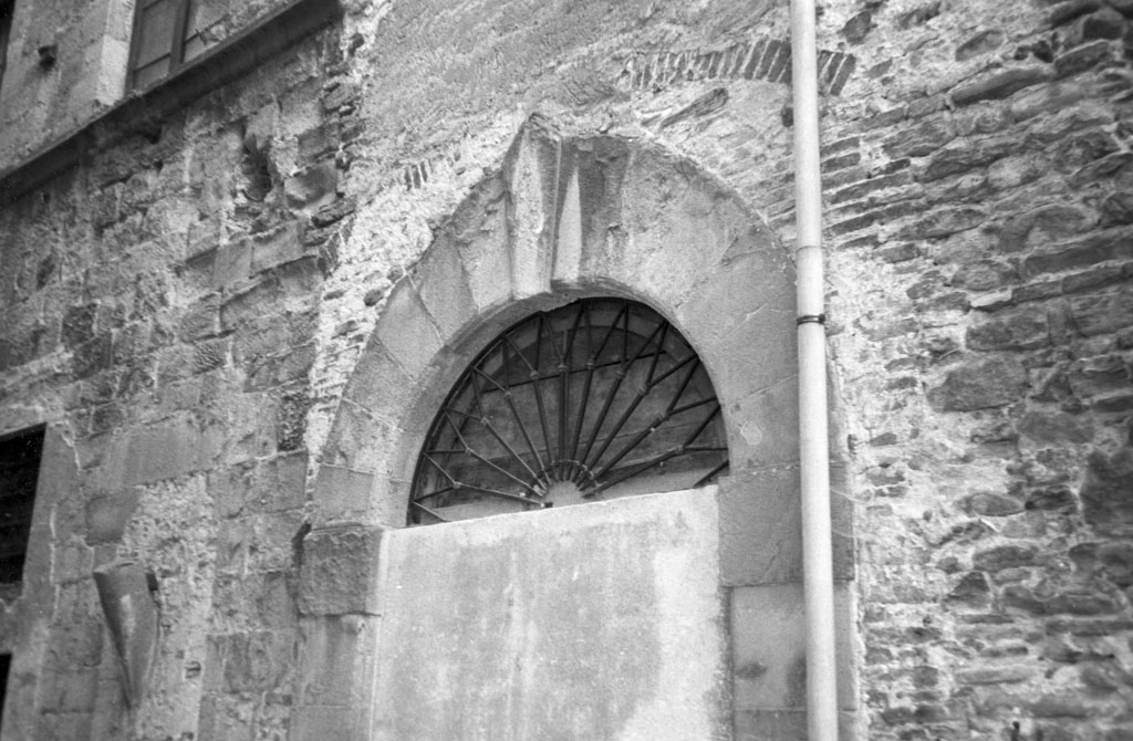 portale - ad arco - bottega toscana (sec. XV)