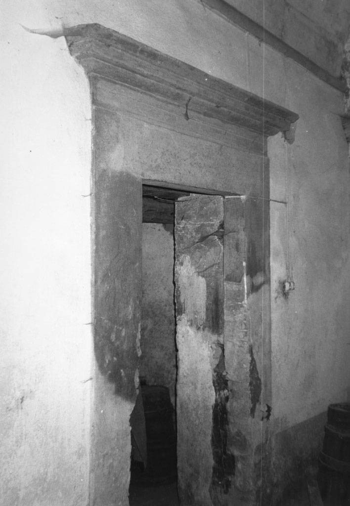 portale architravato, coppia - bottega toscana (sec. XVII)