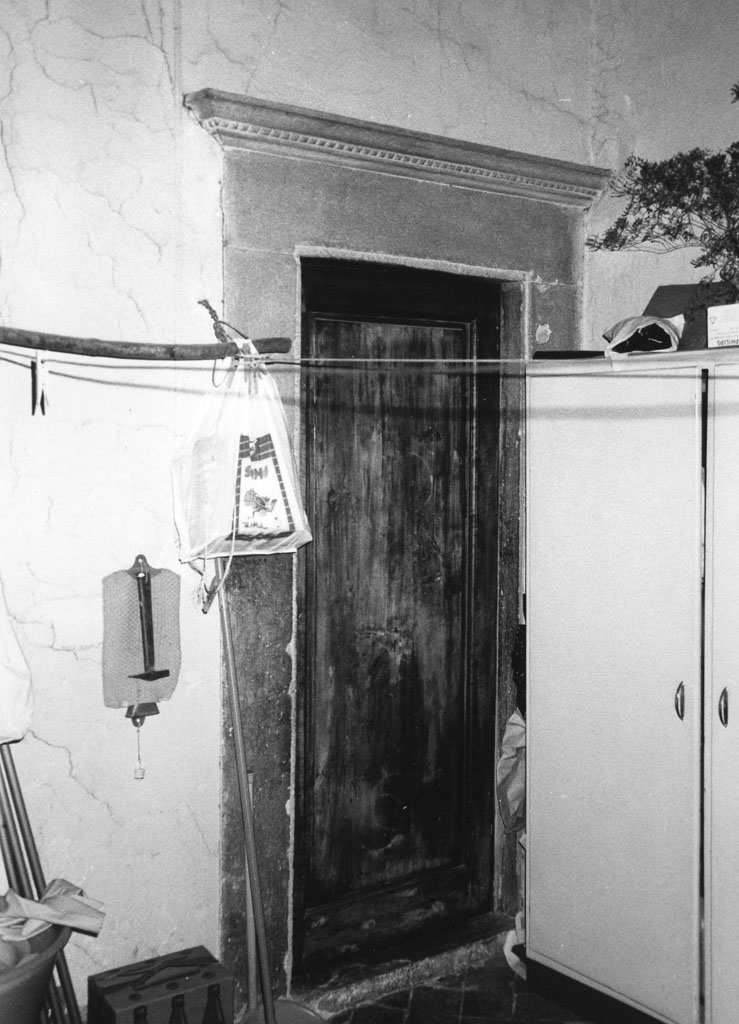 portale architravato - bottega toscana (fine/inizio secc. XV/ XVI)