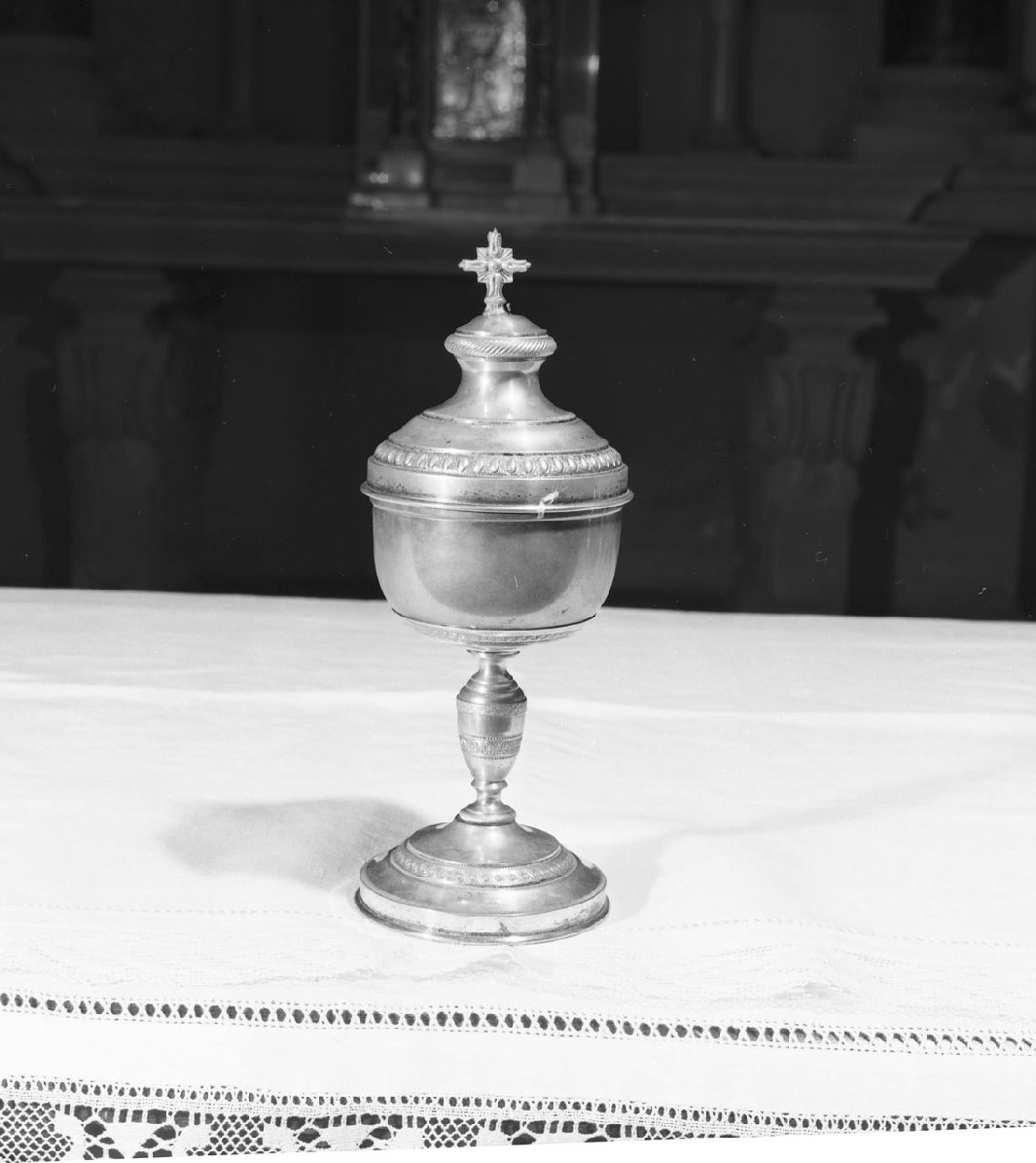 pisside - bottega toscana (seconda metà sec. XIX)