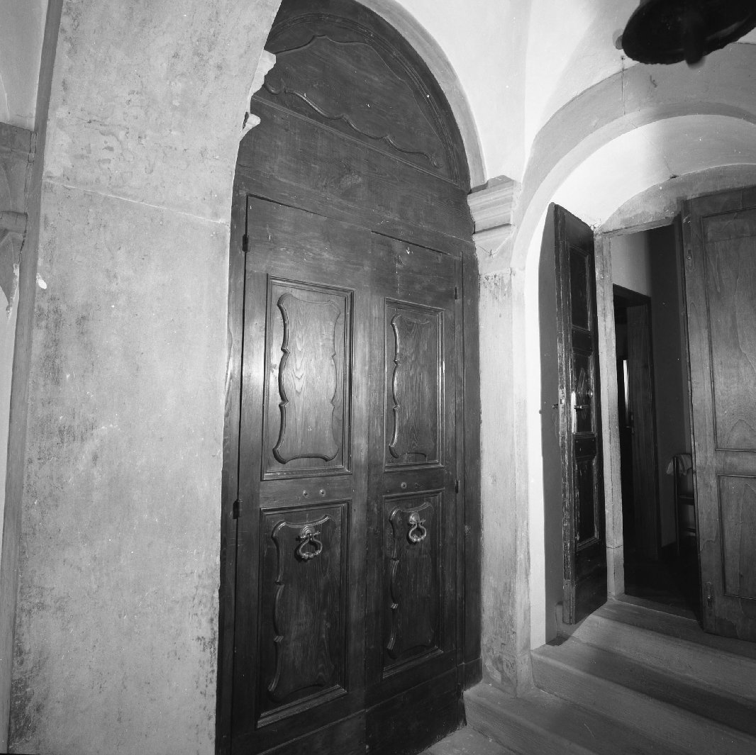 porta - a due battenti - bottega toscana (sec. XVII)