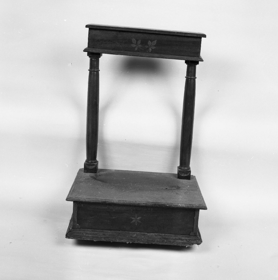 inginocchiatoio - bottega cortonese (seconda metà sec. XIX)