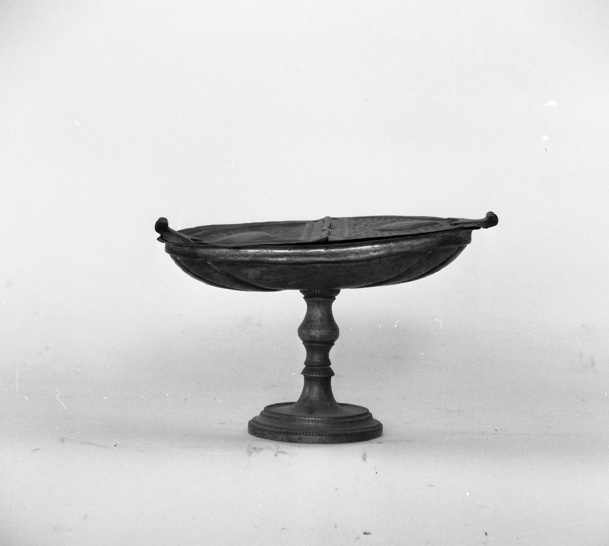 navicella portaincenso - a doppia valva - bottega toscana (sec. XVII, sec. XIX)