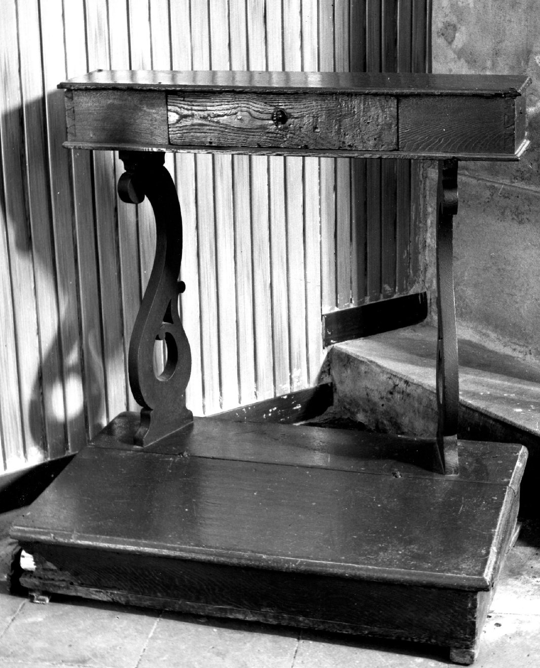 inginocchiatoio - bottega toscana (seconda metà sec. XIX)