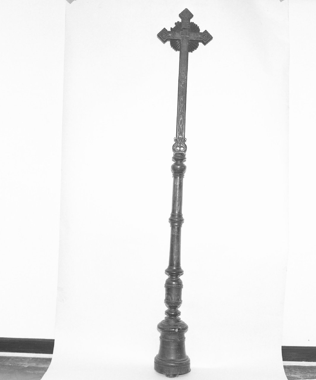 croce d'altare - bottega toscana (fine/inizio secc. XIX/ XX)