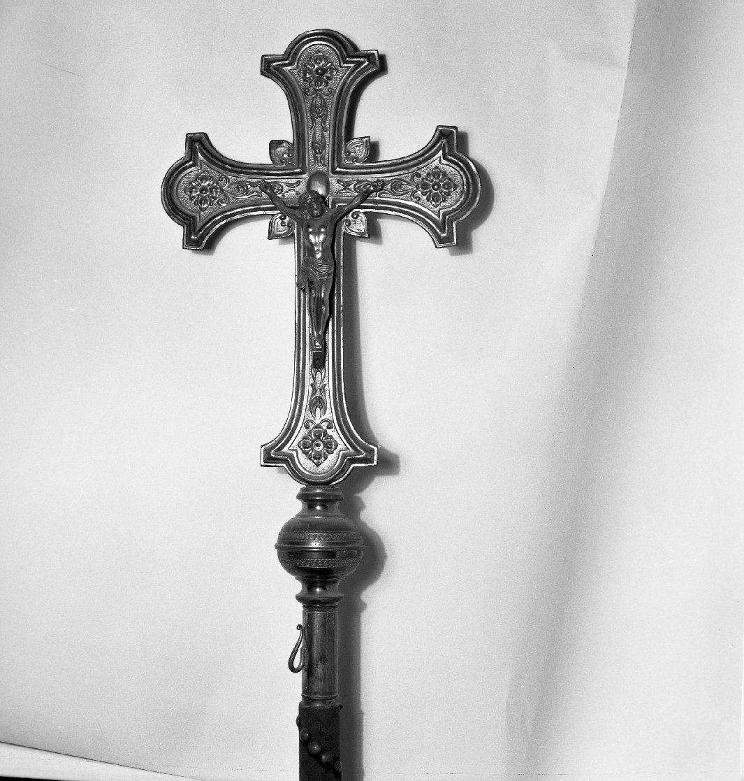 croce processionale - bottega toscana (prima metà sec. XX)