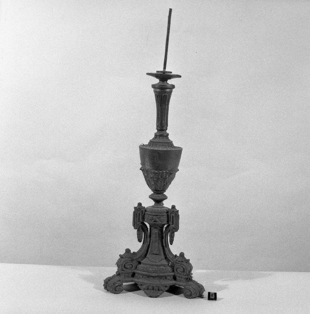 candeliere d'altare, serie - bottega toscana (fine/inizio secc. XVIII/ XIX)