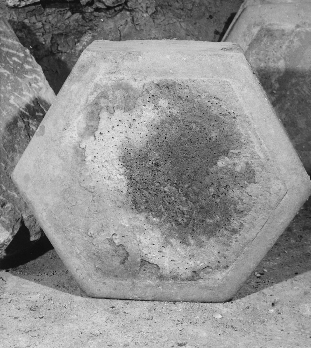 base, elemento d'insieme - bottega toscana (fine sec. XIX)