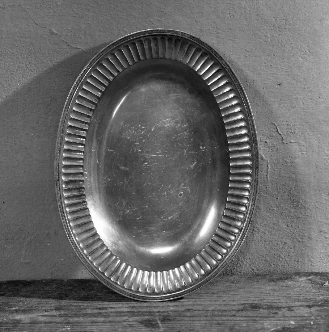 vassoio, elemento d'insieme - bottega italiana (prima metà sec. XIX)