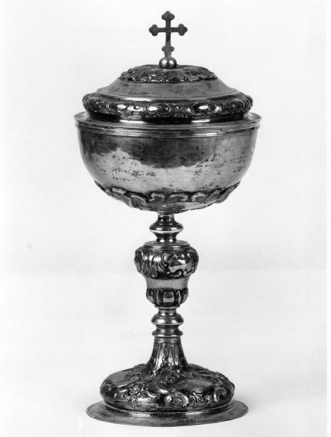 pisside - bottega toscana (prima metà sec. XVIII)