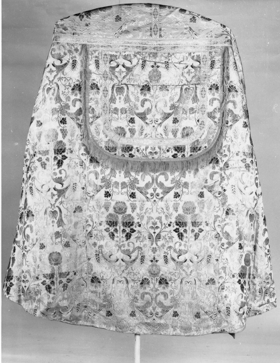 piviale, elemento d'insieme - manifattura italiana (secc. XIX/ XX)