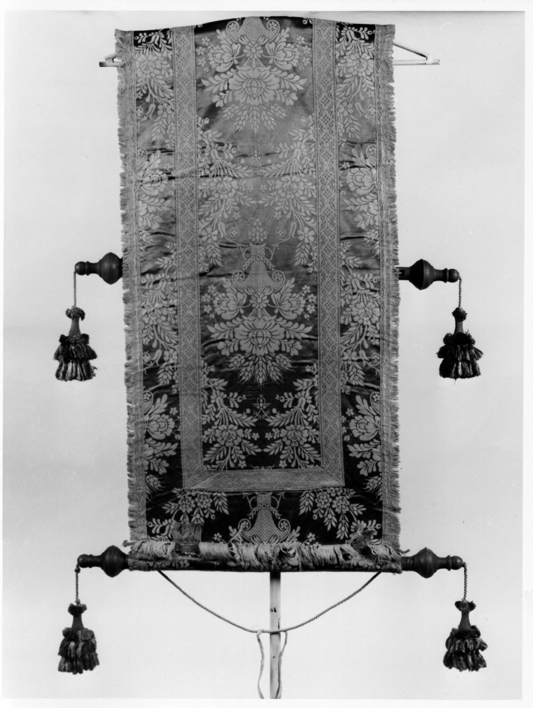 stendardo processionale - manifattura fiorentina (seconda metà sec. XIX)