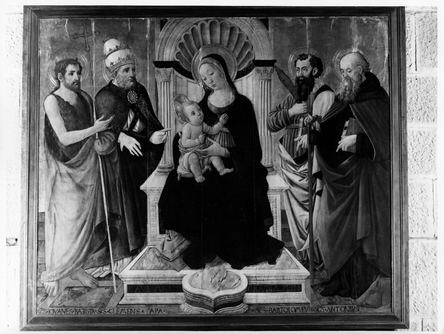 Madonna con Bambino, S. Giovanni, S. Clemente Papa, S. Bartolomeo, S. Antonio Abate (dipinto) di Maestro di San Miniato (metà sec. XV)