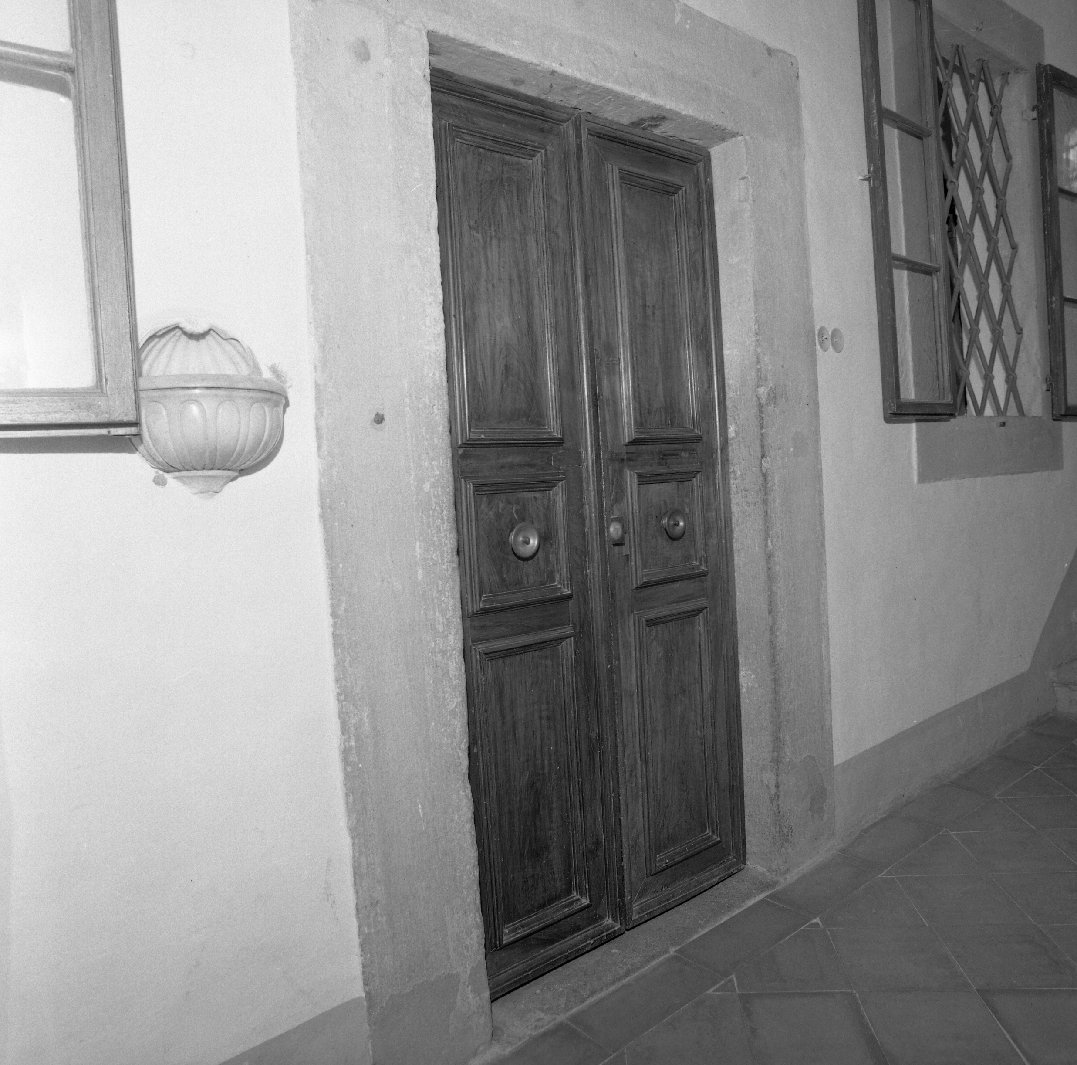 porta - a due battenti - bottega toscana (sec. XVII)