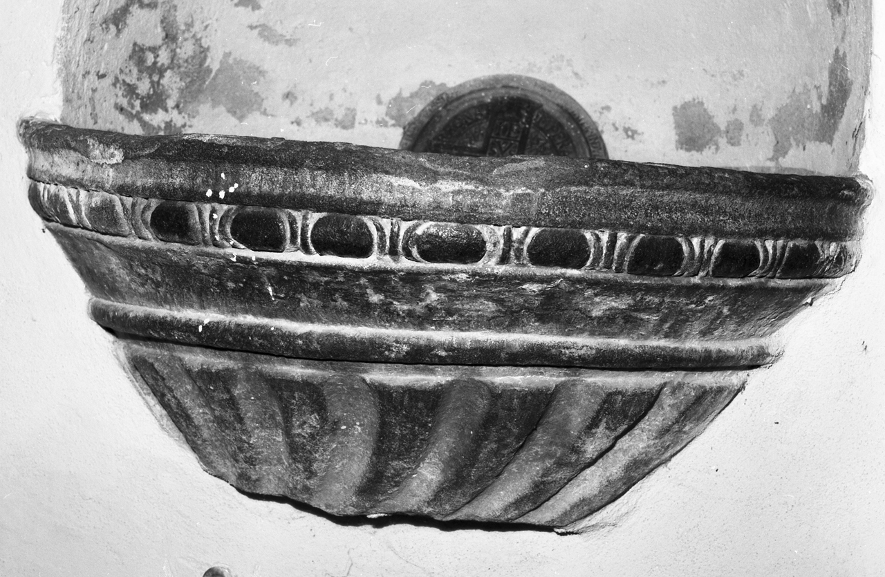 acquasantiera da parete - bottega toscana (seconda metà sec. XVII)